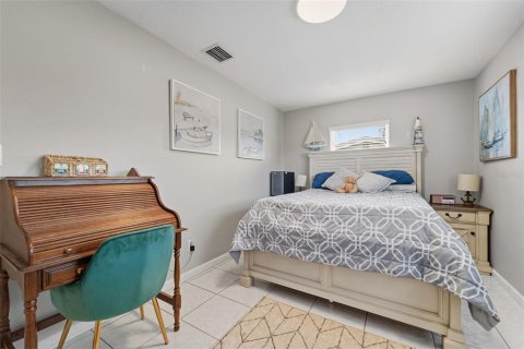 Casa en venta en Saint Petersburg, Florida, 2 dormitorios, 74.14 m2 № 1905157 - foto 11