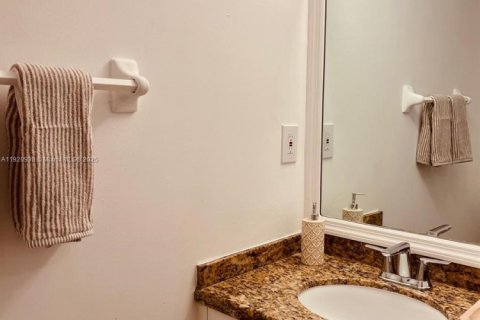 Снять в аренду кондоминиум в Майами, Флорида 1 спальня, 69.68м2, № 1975077 - фото 12