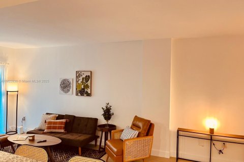 Снять в аренду кондоминиум в Майами, Флорида 1 спальня, 69.68м2, № 1975077 - фото 5