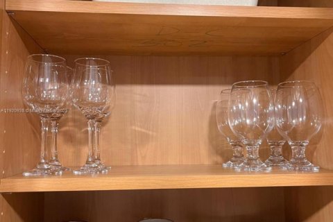 Снять в аренду кондоминиум в Майами, Флорида 1 спальня, 69.68м2, № 1975077 - фото 9