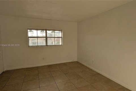 Condo in Pinecrest, Florida, 2 bedrooms № 1929597 - photo 10