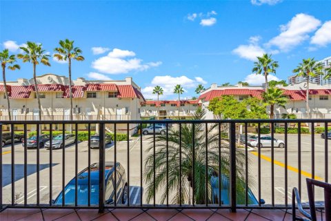 Condo in Pinecrest, Florida, 2 bedrooms № 1929597 - photo 27