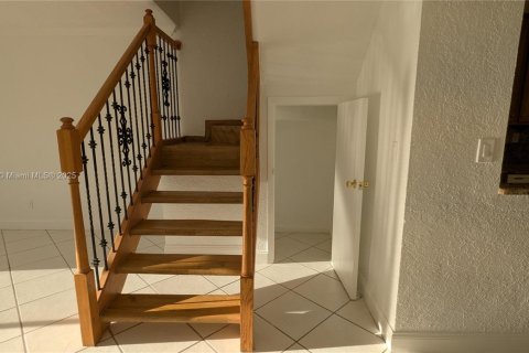 Condo in Pinecrest, Florida, 2 bedrooms № 1929597 - photo 9