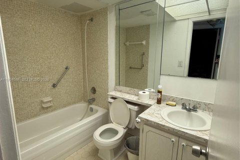 Condo in Sunrise, Florida, 2 bedrooms  № 1997396 - photo 10