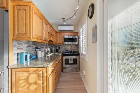 Casa en venta en Polk City, Florida, 1 dormitorio, 70.7 m2 № 2143178 - foto 9