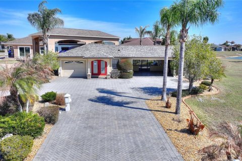 Casa en Polk City, Florida 1 dormitorio, 70.7 m2 № 2143178