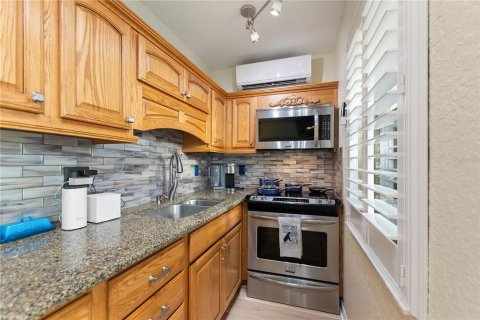 Casa en venta en Polk City, Florida, 1 dormitorio, 70.7 m2 № 2143178 - foto 10
