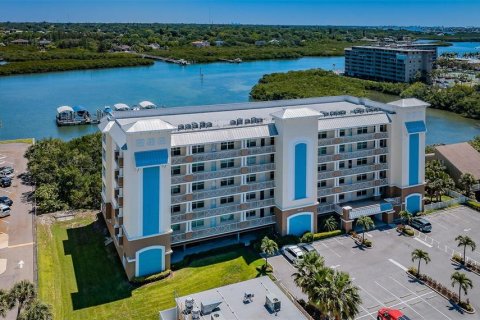 Condominio en venta en Indian Shores, Florida, 3 dormitorios, 144.93 m2 № 1673217 - foto 1