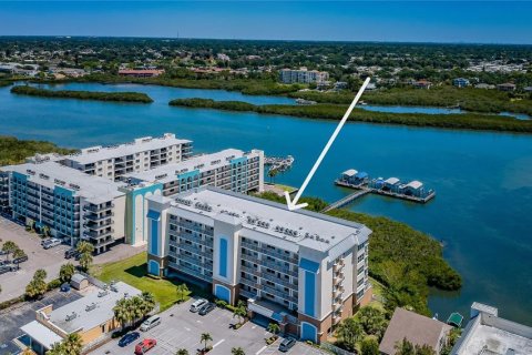 Condominio en venta en Indian Shores, Florida, 3 dormitorios, 144.93 m2 № 1673217 - foto 2