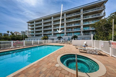 Condominio en venta en Indian Shores, Florida, 3 dormitorios, 144.93 m2 № 1673217 - foto 4