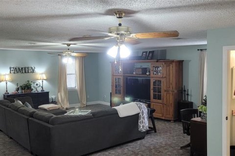 House in Orlando, Florida 5 bedrooms, 356.84 sq.m. № 1434860 - photo 16