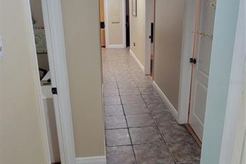 House in Orlando, Florida 5 bedrooms, 356.84 sq.m. № 1434860 - photo 23