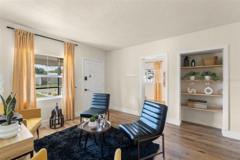 House in Orlando, Florida 4 bedrooms, 154.03 sq.m. № 1618637 - photo 6