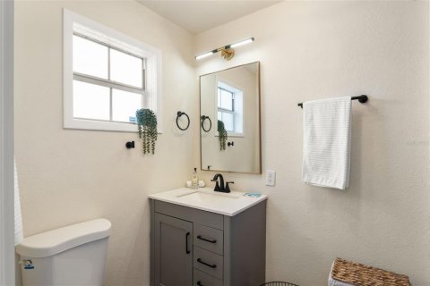 House in Orlando, Florida 4 bedrooms, 154.03 sq.m. № 1618637 - photo 10