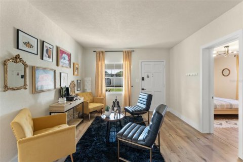 House in Orlando, Florida 4 bedrooms, 154.03 sq.m. № 1618637 - photo 5