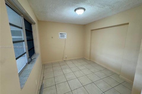 Casa en venta en Sunrise, Florida, 5 dormitorios, 144 m2 № 2027108 - foto 16