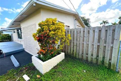 Casa en venta en Sunrise, Florida, 5 dormitorios, 144 m2 № 2027108 - foto 19