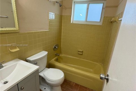 Casa en venta en Sunrise, Florida, 5 dormitorios, 144 m2 № 2027108 - foto 11