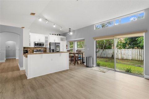 Купить виллу или дом в Мирамар, Флорида 4 спальни, 166.67м2, № 2070291 - фото 13