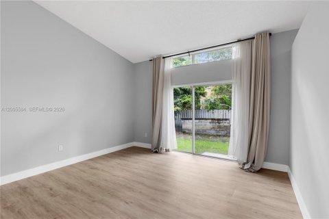 Купить виллу или дом в Мирамар, Флорида 4 спальни, 166.67м2, № 2070291 - фото 9