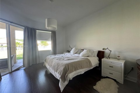 Casa en alquiler en Weston, Florida, 4 dormitorios, 230.03 m2 № 1938987 - foto 9
