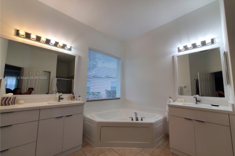 Casa en alquiler en Weston, Florida, 4 dormitorios, 230.03 m2 № 1938987 - foto 11