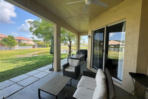Casa en alquiler en Weston, Florida, 4 dormitorios, 230.03 m2 № 1938987 - foto 19