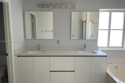 Casa en alquiler en Weston, Florida, 4 dormitorios, 230.03 m2 № 1938987 - foto 12
