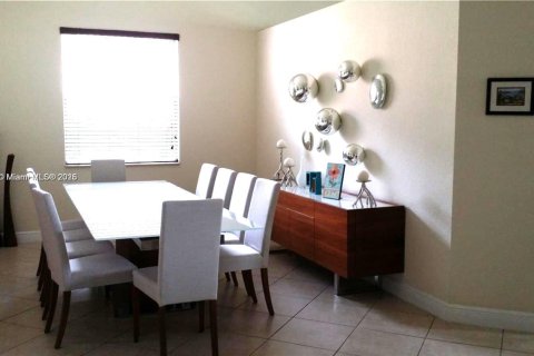 Casa en alquiler en Weston, Florida, 4 dormitorios, 230.03 m2 № 1938987 - foto 3