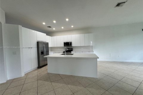 Casa en alquiler en Weston, Florida, 4 dormitorios, 230.03 m2 № 1938987 - foto 8