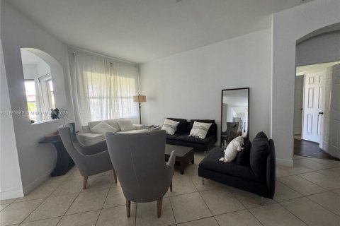 Casa en alquiler en Weston, Florida, 4 dormitorios, 230.03 m2 № 1938987 - foto 2