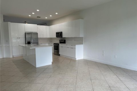 Casa en alquiler en Weston, Florida, 4 dormitorios, 230.03 m2 № 1938987 - foto 7