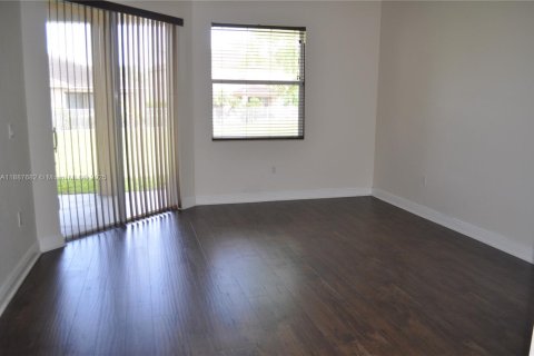 Casa en alquiler en Weston, Florida, 4 dormitorios, 230.03 m2 № 1938987 - foto 10