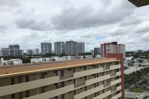 Copropriété à louer à Hallandale Beach, Floride: 2 chambres, 110.55 m2 № 2039940 - photo 30