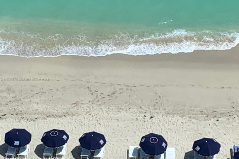 Copropriété à louer à Hallandale Beach, Floride: 2 chambres, 110.55 m2 № 2039940 - photo 13