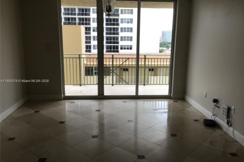 Copropriété à louer à Hallandale Beach, Floride: 2 chambres, 110.55 m2 № 2039940 - photo 23