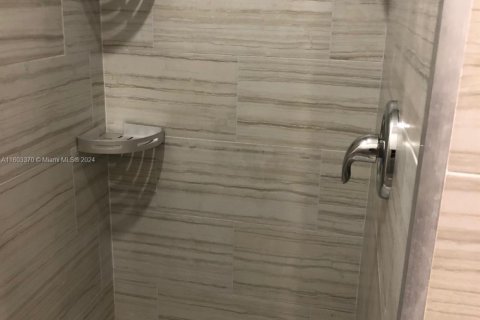 Copropriété à louer à Hallandale Beach, Floride: 2 chambres, 110.55 m2 № 2039940 - photo 19