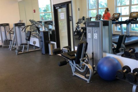 Copropriété à louer à Hallandale Beach, Floride: 2 chambres, 110.55 m2 № 2039940 - photo 16