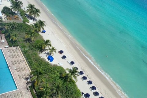 Copropriété à louer à Hallandale Beach, Floride: 2 chambres, 110.55 m2 № 2039940 - photo 12