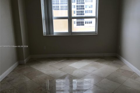 Copropriété à louer à Hallandale Beach, Floride: 2 chambres, 110.55 m2 № 2039940 - photo 24