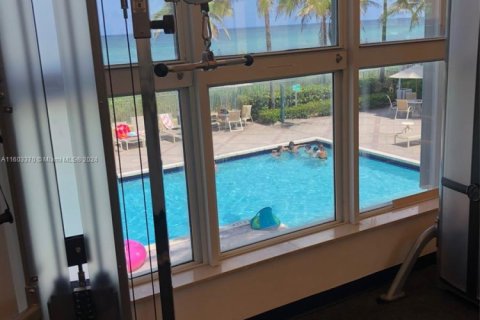 Copropriété à louer à Hallandale Beach, Floride: 2 chambres, 110.55 m2 № 2039940 - photo 15