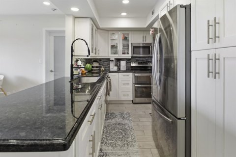 Copropriété à vendre à Fort Lauderdale, Floride: 2 chambres, 83.61 m2 № 2273458 - photo 2