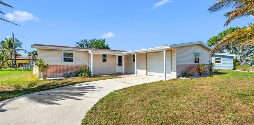 Casa en Port Charlotte, Florida 4 dormitorios, 139.45 m2 № 1776539