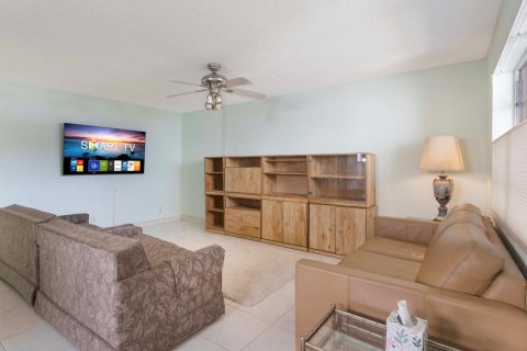 Condo in Delray Beach, Florida, 2 bedrooms  № 2169735 - photo 8