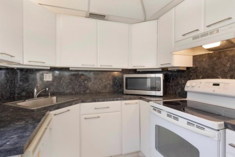 Condo in Delray Beach, Florida, 2 bedrooms  № 2169735 - photo 2