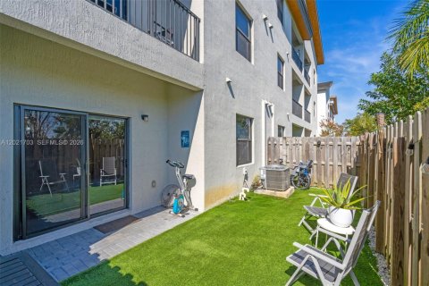 Condo in Doral, Florida, 2 bedrooms № 2290923 - photo 23