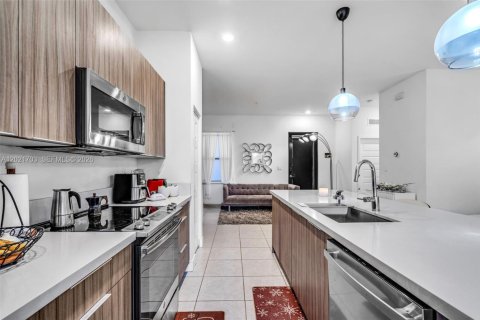 Condo in Doral, Florida, 2 bedrooms № 2290923 - photo 12