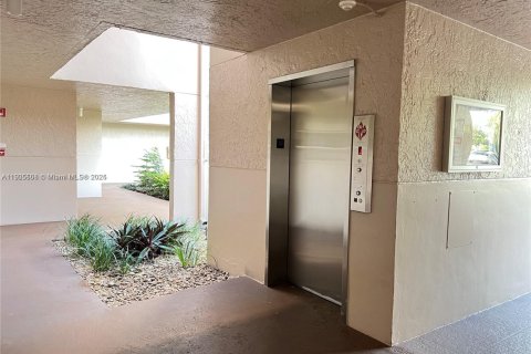 Copropriété à vendre à Davie, Floride: 3 chambres, 107.3 m2 № 1956204 - photo 9