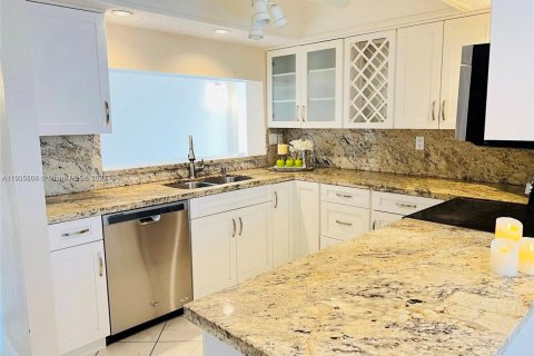 Copropriété à vendre à Davie, Floride: 3 chambres, 107.3 m2 № 1956204 - photo 2