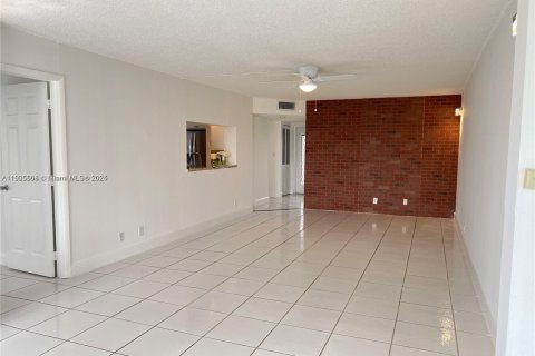 Copropriété à vendre à Davie, Floride: 3 chambres, 107.3 m2 № 1956204 - photo 8